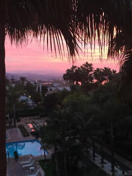 Puente Romano Luxury Penthouse, Beachside & Sea Views Marbella Spain